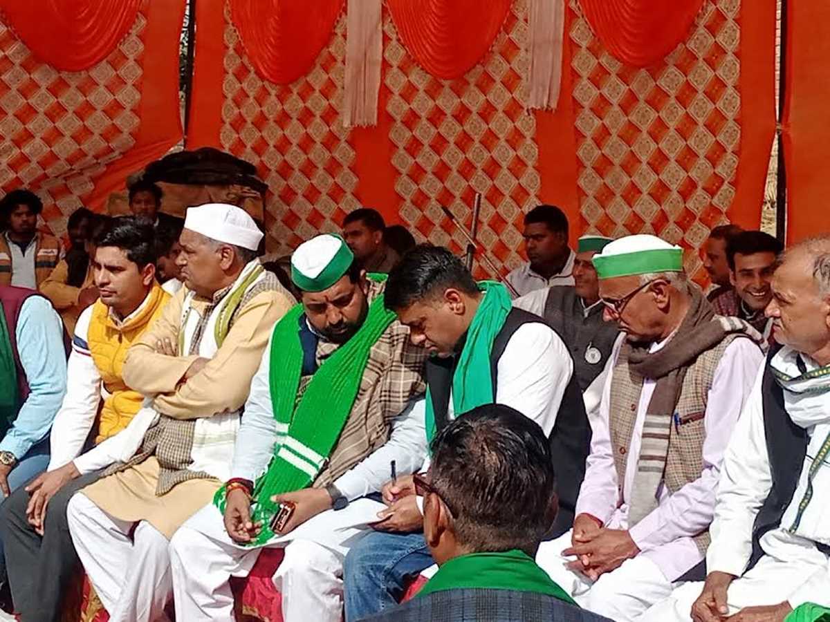 मेहंदीपुर गांव में भाकियू की बैठक